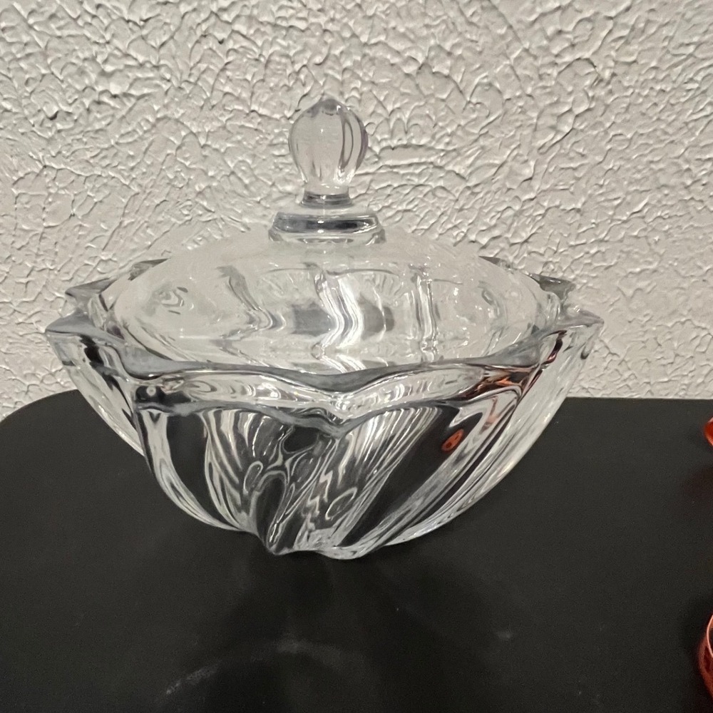 Clear Glass Swirl Candy Dish with Lid Scalloped Edge Vintage Style Trinket Bowl